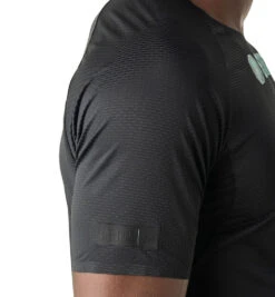 SPARTAN By CRAFT Nanoweight SS Tee - Men's -Sportswear Store CRAFT Mens Nanoweight Tee Black 4